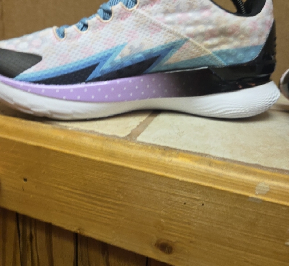 Under Armour Steph Curry men's/womens Pink and Blue Athletic Shoes - Picture 9 of 12